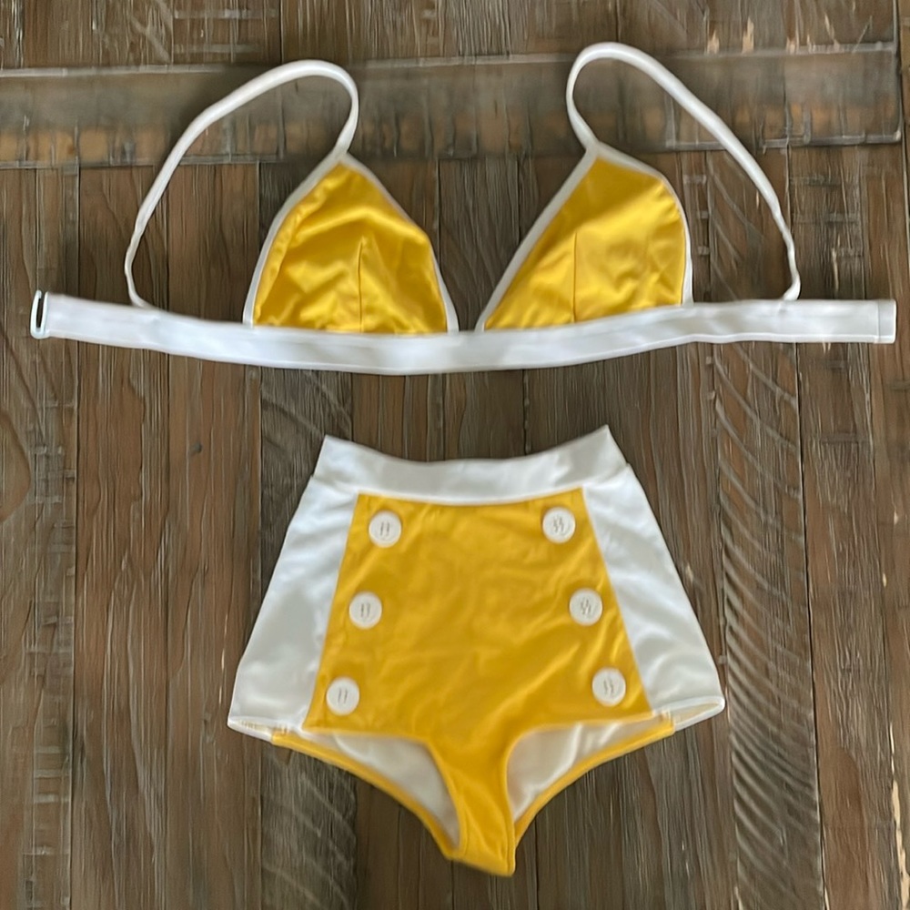 High waisted bikini